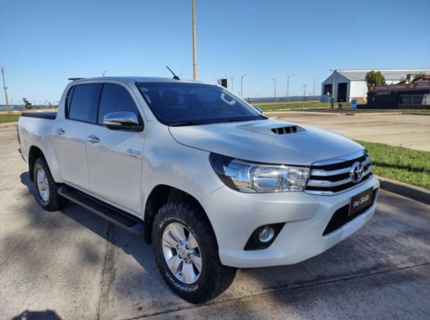 Toyota Hilux SRV