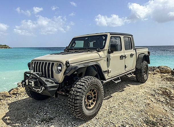 JEEP WRANGLER GLADIATOR GOLD Special Edition | 4x4 pick-up Curacao